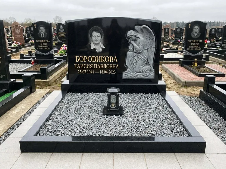 Памятник с барельефом — выполненная работа 38 в Набережных Челнах