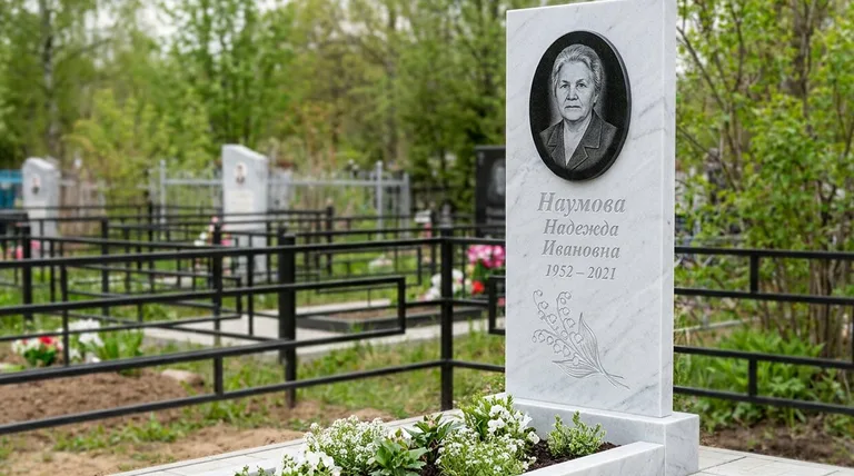 Памятник с гравировкой ландышей — выполненная работа «Наумова» в Набережных Челнах