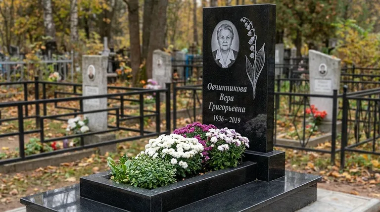 Памятник с гравировкой ландышей — выполненная работа «Овчинникова» в Набережных Челнах