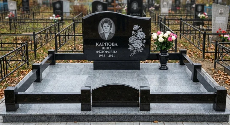 Памятник с гравировкой пионов — выполненная работа «Карпова» в Набережных Челнах