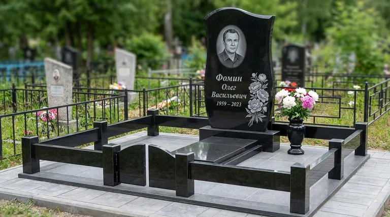 Памятник с гравировкой пионов — выполненная работа «Фомин» в Набережных Челнах