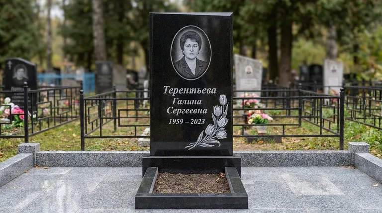 Памятник с гравировкой тюльпанов — выполненная работа «Терентьева» в Набережных Челнах