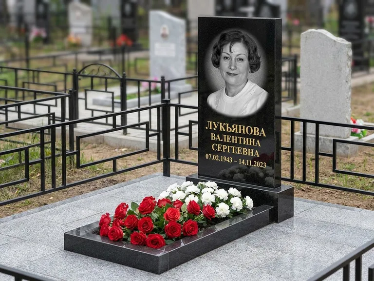 Портрет на памятнике в Набережных Челнах — Ч/б портрет → гравировка на стандартном комплексе