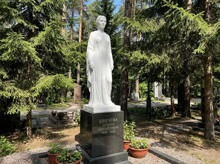 Ростовая женская фигура с портретным сходством на мемориале в Набережных Челнах