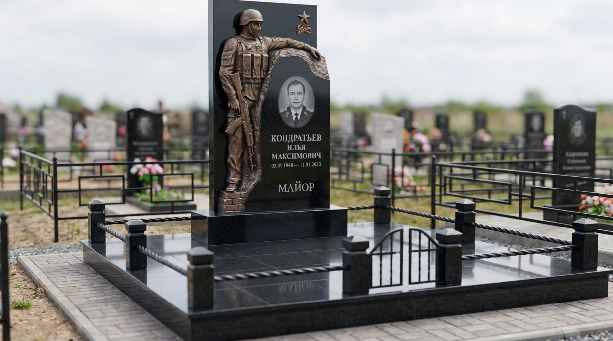 Пример дизайна: Гранитный памятник с барельефом солдата и звездой — фото и цена