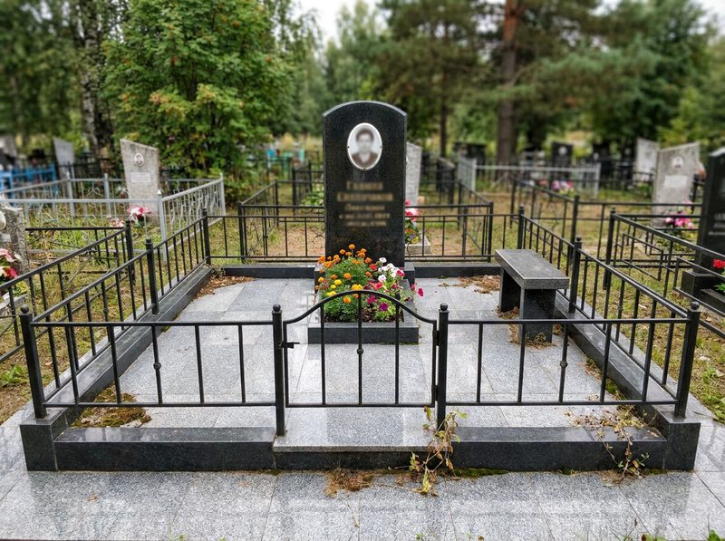 Благоустройство могилы в Набережных Челнах — пример 3